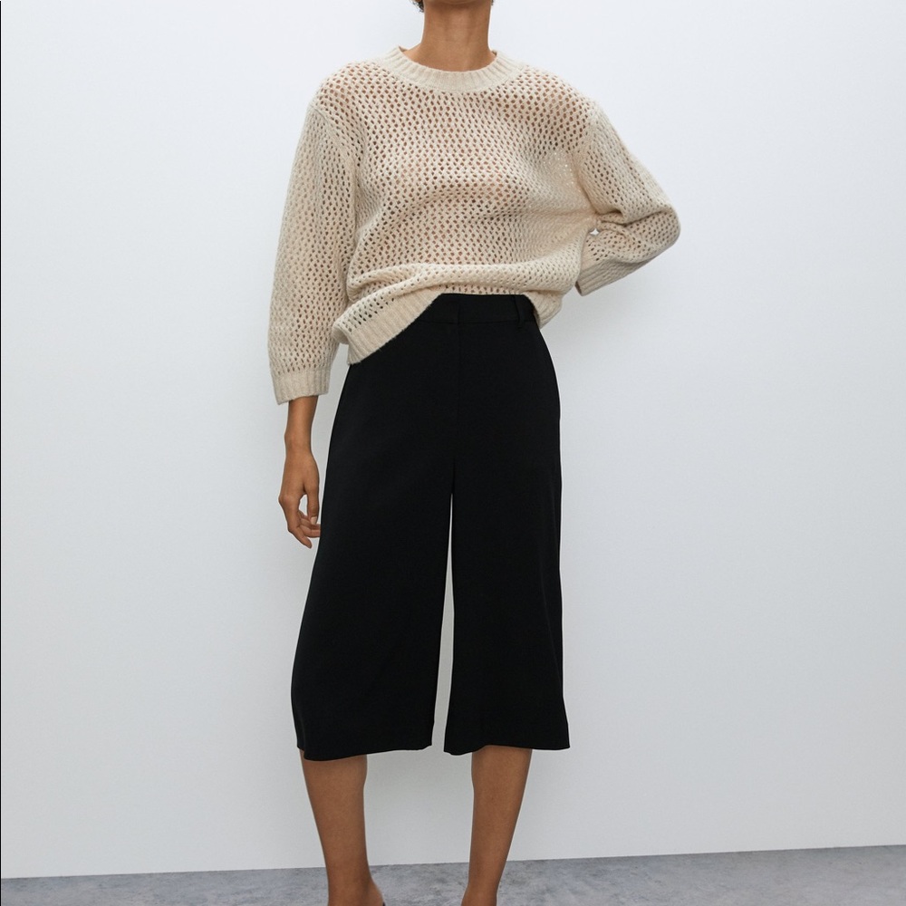 Aritzia Babaton merino wool sweater
